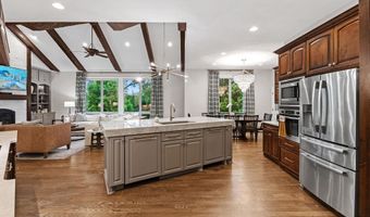 918 E Lakecrest Dr, Andover, KS 67002