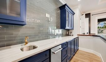 516 Lodge Hill Dr, Heath, TX 75032