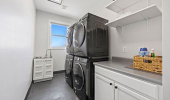 5865 Egan Crest Dr, Las Vegas, NV 89149