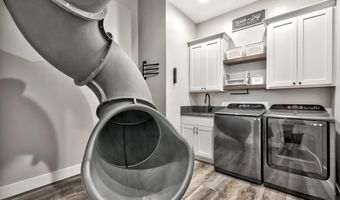 1409 Hunters Point Dr, Gardnerville, NV 89410