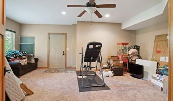 2055 Silver Maple Trl, North Liberty, IA 52317