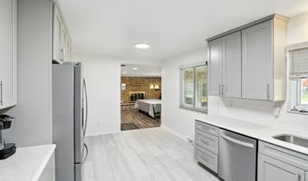 8219 Bishops Ln, Indianapolis, IN 46217