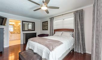 910 CHIPAWAY Dr, Apollo Beach, FL 33572