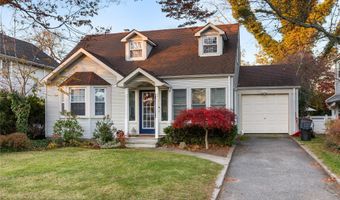 55 Robbins Ave, Amityville, NY 11701