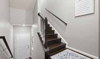 42230 PIEBALD Sq, Aldie, VA 20105