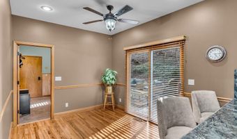 731 E 1100 Rd, Baldwin City, KS 66006