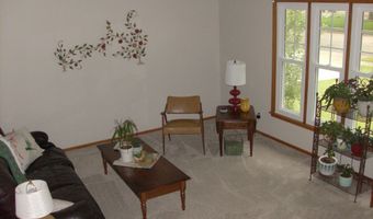 1521 S 7th St, Aberdeen, SD 57401