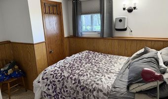 1009 Willow Dr, Aberdeen, SD 57401