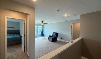 987 Hawkin Ln, Aurora, OH 44202