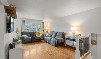 1047 Lowell Dr, Apple Valley, MN 55124