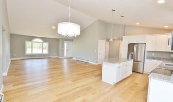 6 Lilac Ave, Bangor, ME 04401