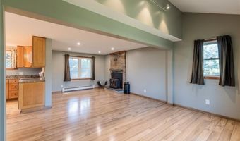 3 Henley St, Charlestown, RI 02813