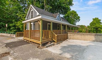 38 Newbury St, Auburn, ME 04210