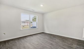 223 Maddox Dr, Aberdeen, NC 28315