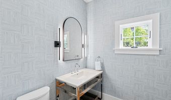 510 Abrahams Path, Amagansett, NY 11930