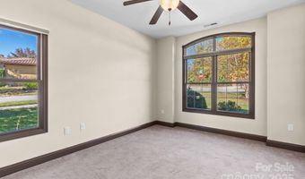 4 Pacifico Dr, Asheville, NC 28806