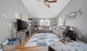 1906 Northgate Cir, Akron, OH 44320