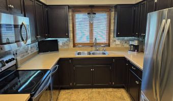 322 5th St E, Bottineau, ND 58318