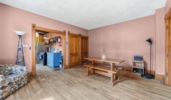 329 W 5th St, Auburn, IN 46706