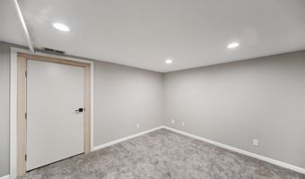 731 56th St, Des Moines, IA 50312