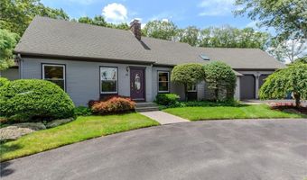 41 Holly Hill Ln, Cranston, RI 02921
