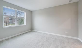 387 Masters Dr, Addison, IL 60101