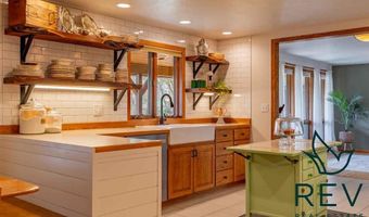 28 Panorama Ln, Cody, WY 82414