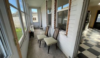 212 N WATER St, Algoma, WI 54201