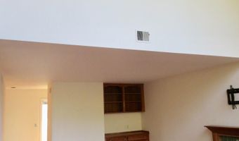 2134 Overlook Ct, Ann Arbor, MI 48103