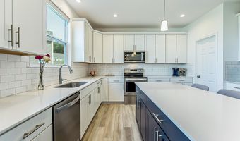 289 Springview St, Ann Arbor, MI 48103