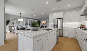 756 Edward Scholle Dr, Camarillo, CA 93010
