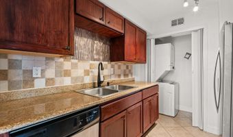 512 ORANGE Dr 32, Altamonte Springs, FL 32701