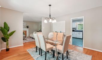 2647 S KENT St, Arlington, VA 22202