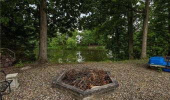 300 Lakeview Cir, Aurora, OH 44202