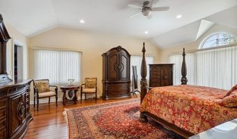 44 Netz Pl, Albertson, NY 11507