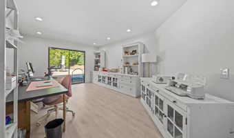 20 Lake Helix Dr, La Mesa, CA 91941
