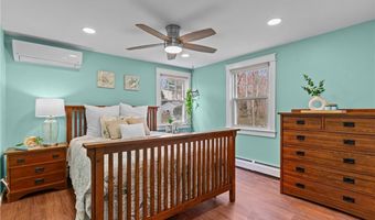 4 Sherbrooke Rd, Barrington, RI 02806