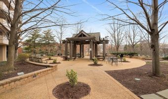 4141 N HENDERSON Rd #904, Arlington, VA 22203