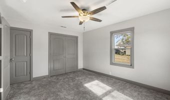 304 E Cofield St, Aurora, MO 65605