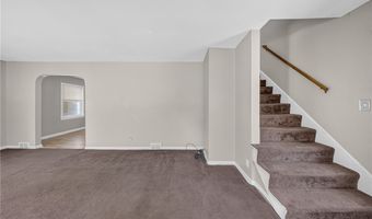 378 Hillwood Dr, Akron, OH 44320