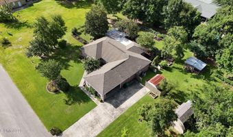 210 Henley Pl, Bay St. Louis, MS 39520