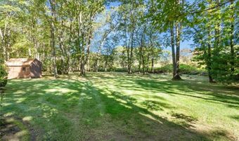 24 GREENWOOD Ln, Lincoln, RI 02865