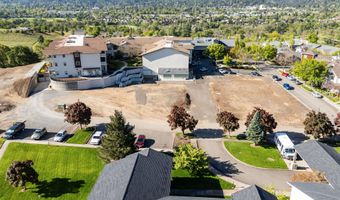 993 Mountain Meadows Dr, Ashland, OR 97520