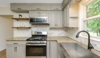 5445 E 72nd Pl, Indianapolis, IN 46250