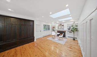 5 Beaver Pond Rd, Albany, NY 12211