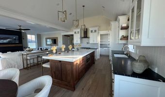 281 7TH St, Avalon, NJ 08202