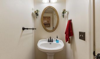 1 Berrydale Ln, Bella Vista, AR 72715