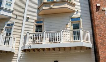 1818 POTOMAC GREENS Dr, Alexandria, VA 22314