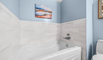 3830 9TH St N 109W, Arlington, VA 22203