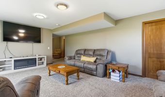 1305 Whistling Straits Ct, Altoona, WI 54720